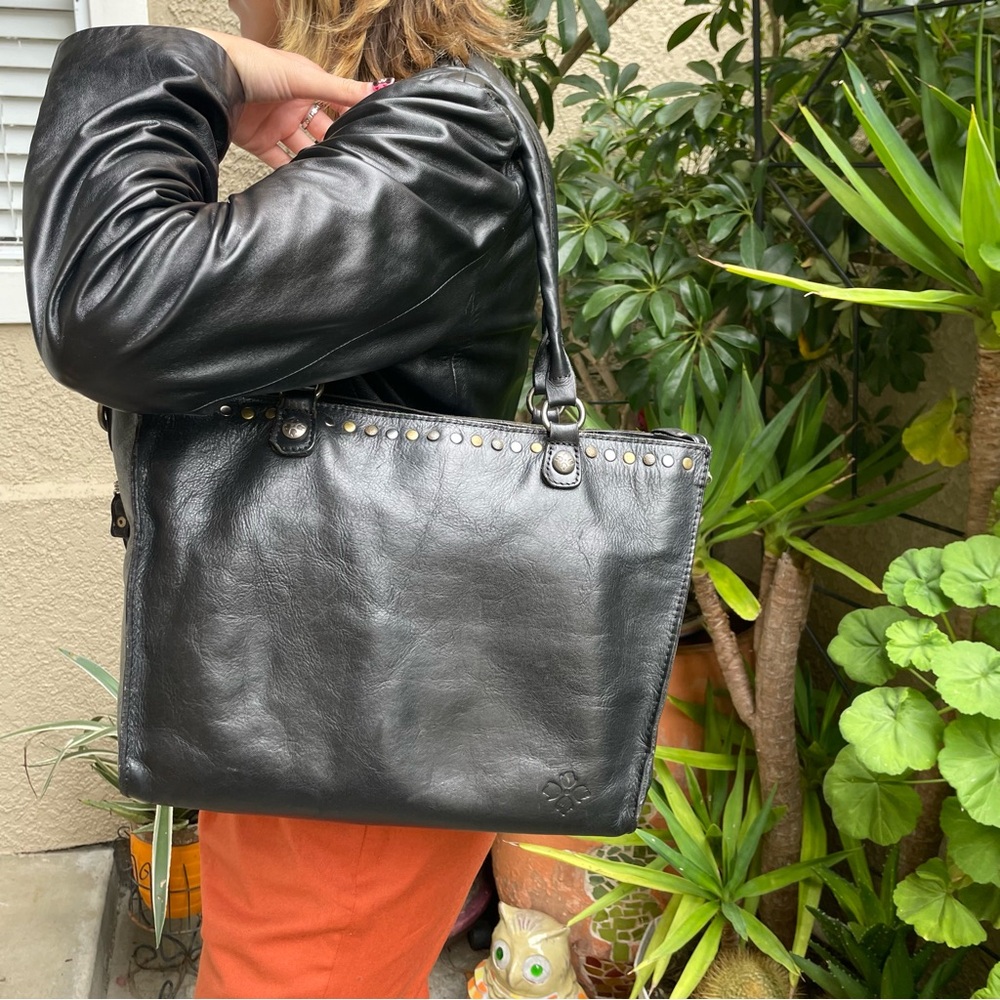 Vintage black Patricia Nash leather bag